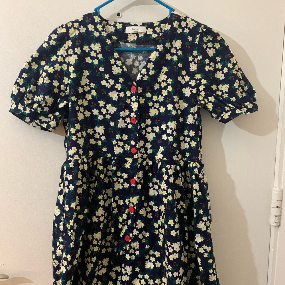 Misses/Jr’s  Bear Navy and White Floral Dress size small see pics